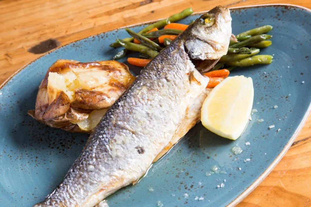 Llobarro al forn